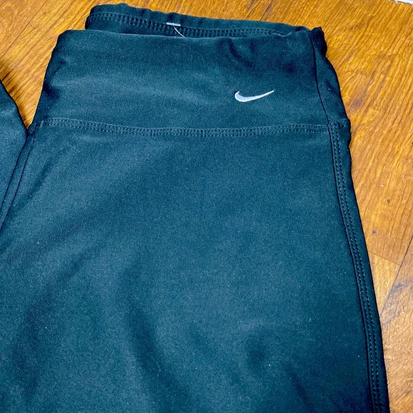 Wide leg Nike leggings pants - Picture 2 of 5